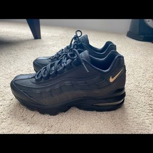 Grade School Air Max 95. Size 5y NO BOX